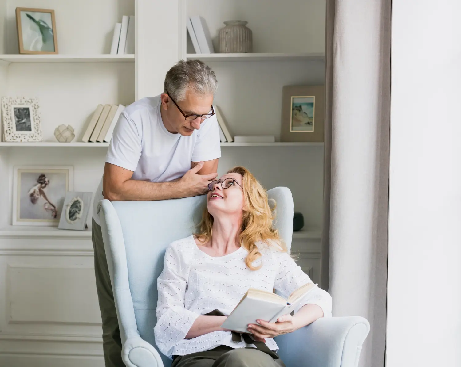 Couple looking at each other. Image uploaded to All on 4 teeth in a day landing page. All on 4 teeth in a day Nashville.